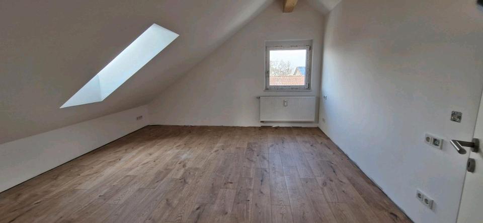 Dachgeschoßwohnung Burgkirchen an der Alz - 2.5 Zimmer, 65 m&sup2;, 1.040&euro; | Angebot:26478532