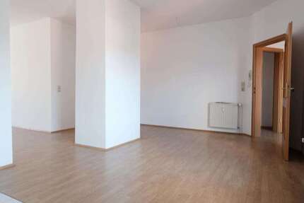 Wohnung Werdau - 1 Zimmer, 70 m&sup2;, 325&euro; | Angebot:25807658