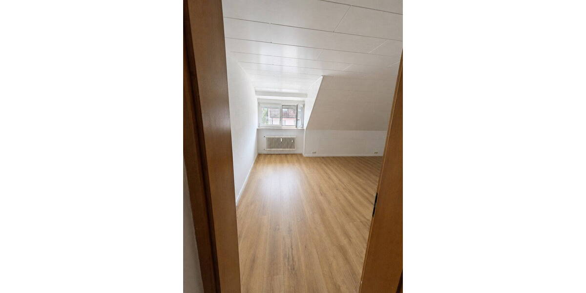 Etagenwohnung Stuttgart Bad Cannstatt - 2 Zimmer, 71 m&sup2;, 995&euro; | Angebot:26790499