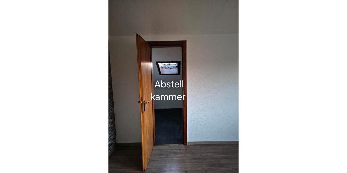 Dachgeschoßwohnung Kirchhain - 3 Zimmer, 80 m&sup2;, 500&euro; | Angebot:24432223