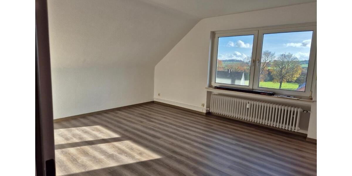 Dachgeschoßwohnung Blomberg - 3 Zimmer, 70 m&sup2;, 450&euro; | Angebot:26676305