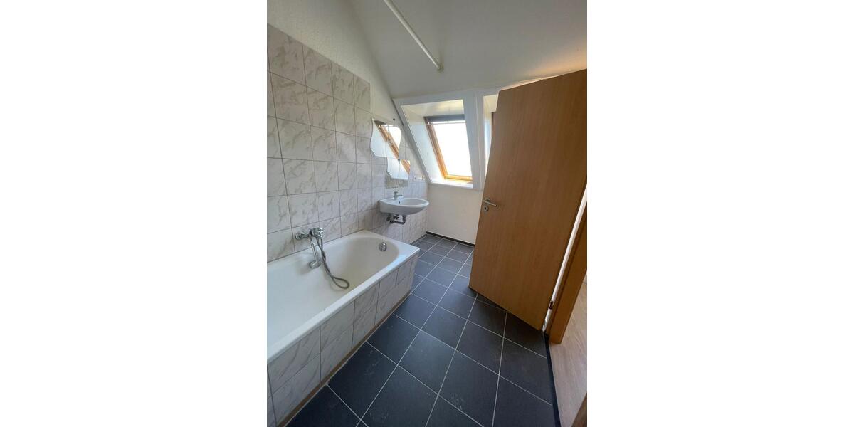 Dachgeschoßwohnung Gotha - 2 Zimmer, 51 m&sup2;, 380&euro; | Angebot:26444048