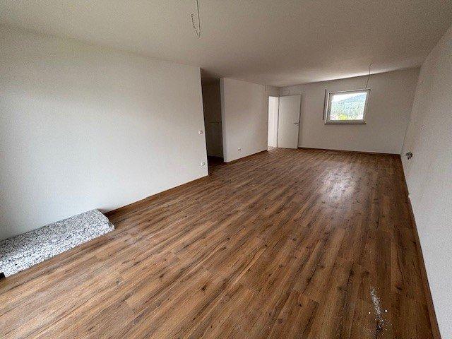 Etagenwohnung Schöfweg - 3.5 Zimmer, 95 m&sup2;, 850&euro; | Angebot:26212477