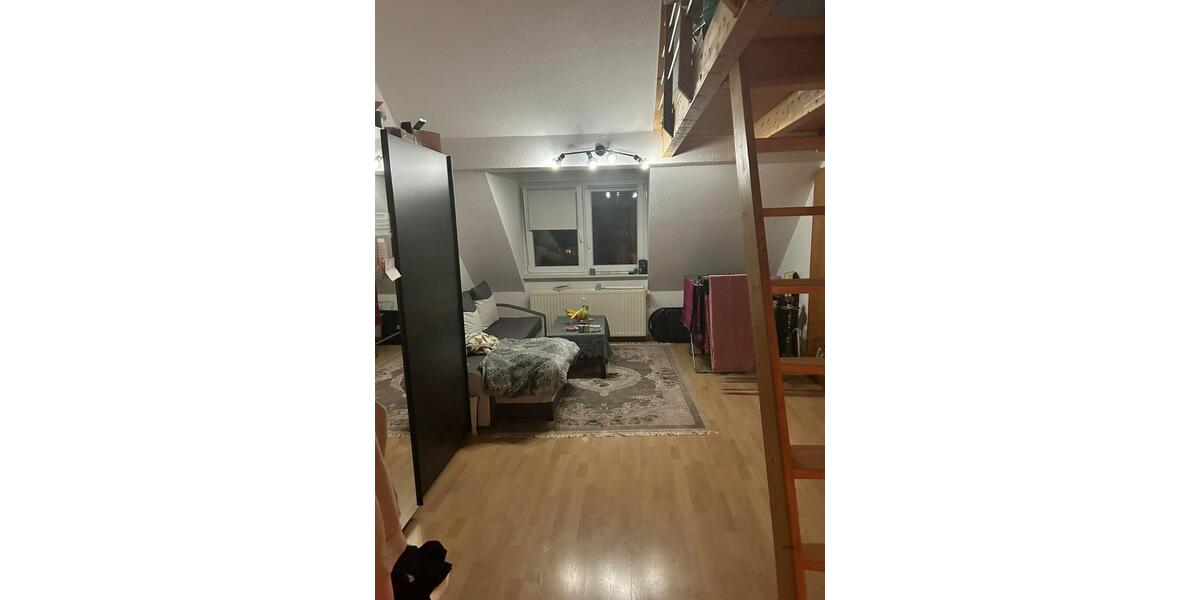 Gemütliche Dachgeschosswohnung für ruhigen Bewohner*in in Bremen 1 zimmer