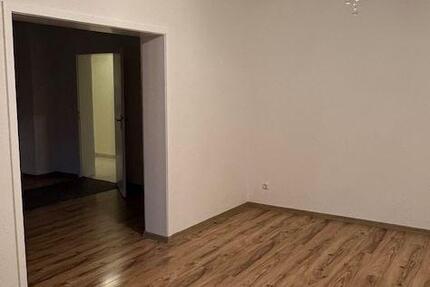 Großzügige, helle 3-Zimmerwohnung mit Küche, Balkon und Stellplatz 3 zimmer