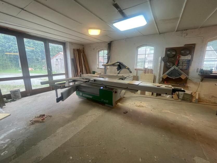 Tischlerei(komplett ausgestattet, 3 große Bankraumplätze möglich