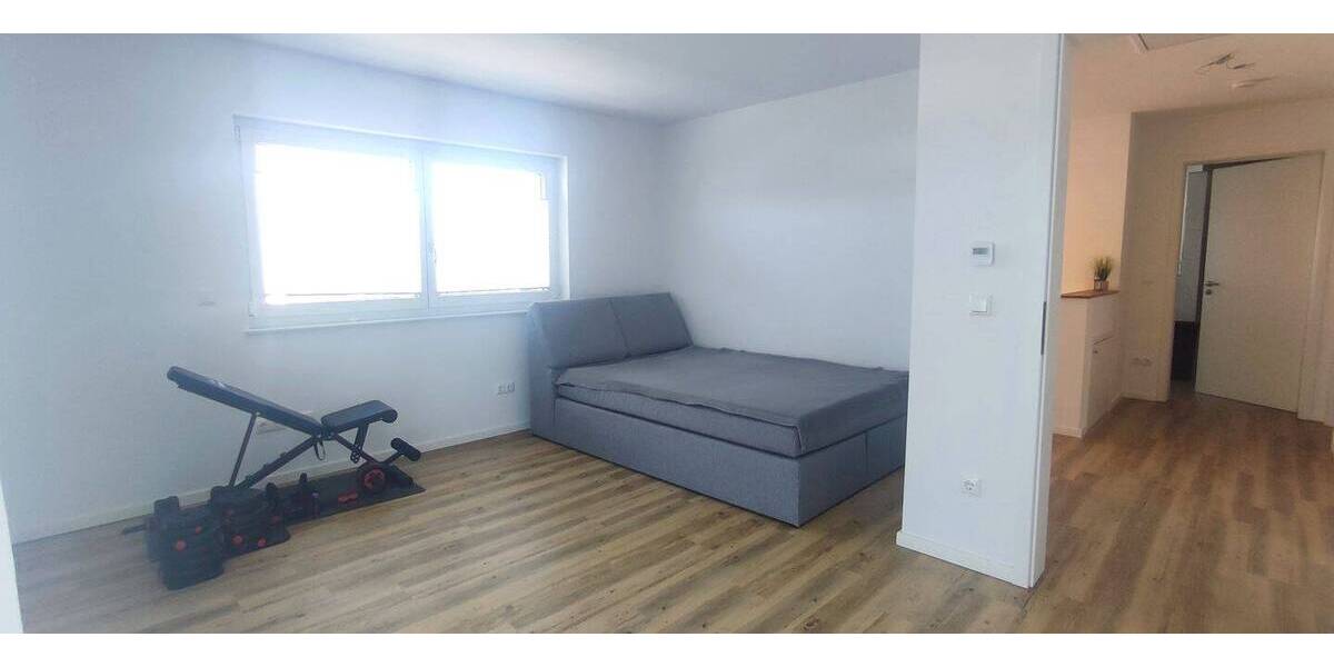 Einfamilienhaus Oberreichenbach - 5 Zimmer, 177 m&sup2;, 2.800&euro; | Angebot:26318984