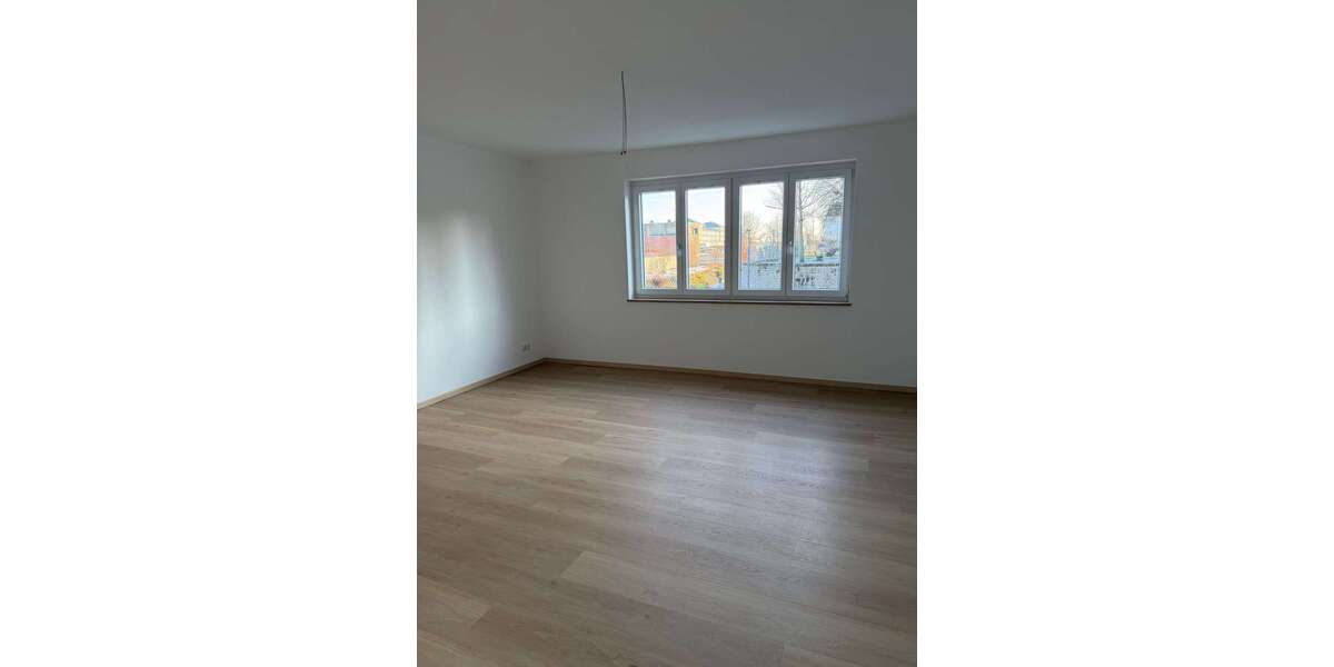 Etagenwohnung Weiden - 4 Zimmer, 90 m&sup2;, 670&euro; | Angebot:24822003