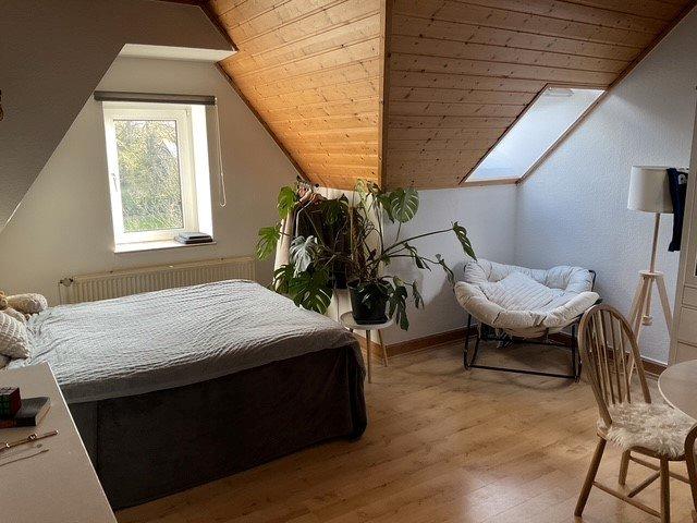 Dachgeschoßwohnung Paderborn Univiertel - 1 Zimmer, 32 m&sup2;, 390&euro; | Angebot:26301676