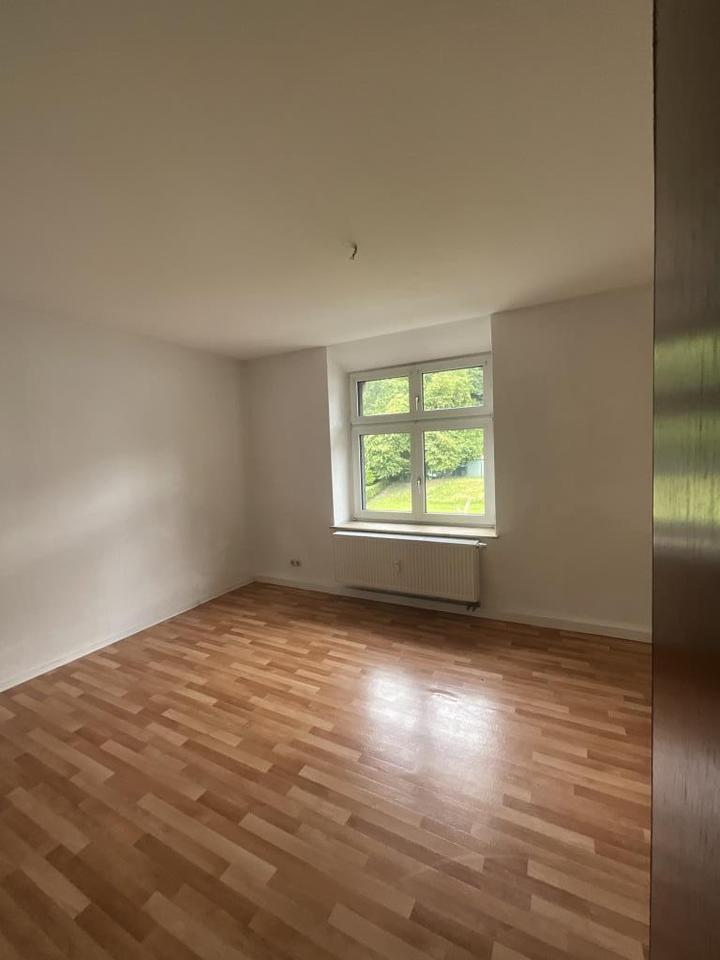 gut geschnittene 2-Zimmer-Wohnung in Nachrodt-Wiblingwerde zimmer