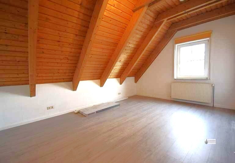 Gemütliche + renovierte Maisonette-Wohnung EBK, vielseitig nutzbarer Spitzboden Garage + Stellplatz - Etagenwohnung Syke / Steimke Steimke | Angebot:24149149