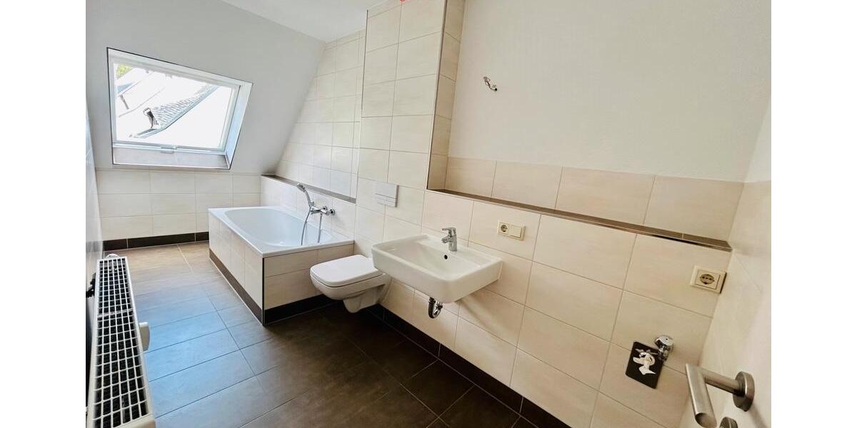 Maisonettenwohnung Hohenstein-Ernstthal Ernstthal - 3 Zimmer, 107 m&sup2;, 800&euro; | Angebot:26578298