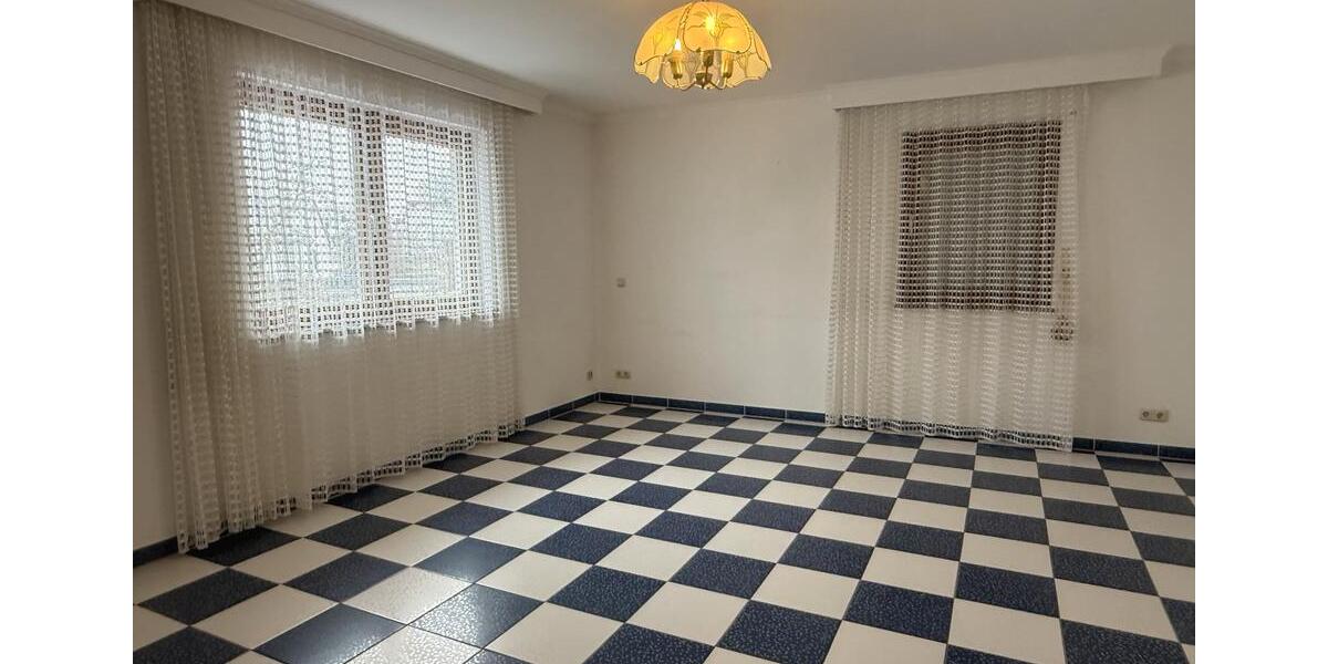 Einfamilienhaus Nürnberg Holzheim - 6 Zimmer, 200 m&sup2;, 2.200&euro; | Angebot:24715191