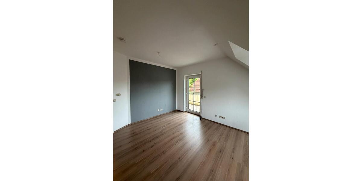 Dachgeschoßwohnung Suhl - 3 Zimmer, 74 m&sup2;, 592&euro; | Angebot:26432697