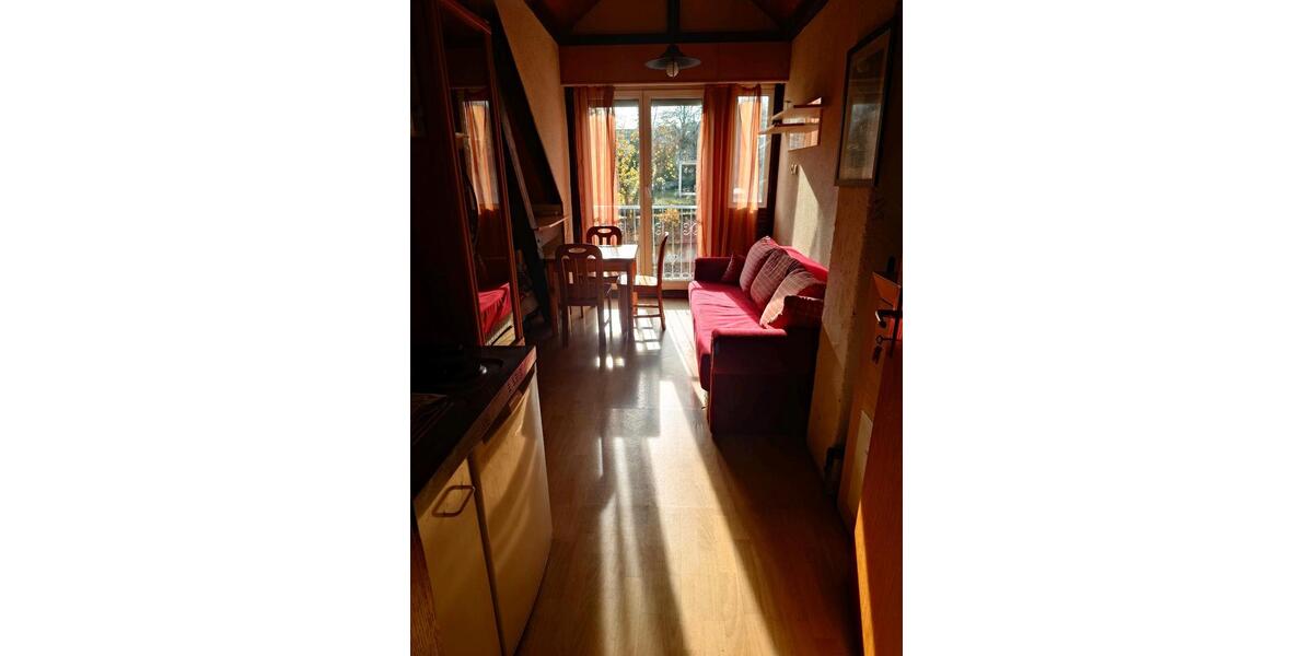 Dachgeschoßwohnung Ochsenfurt - 1 Zimmer, 25 m&sup2;, 18&euro; | Angebot:25217512