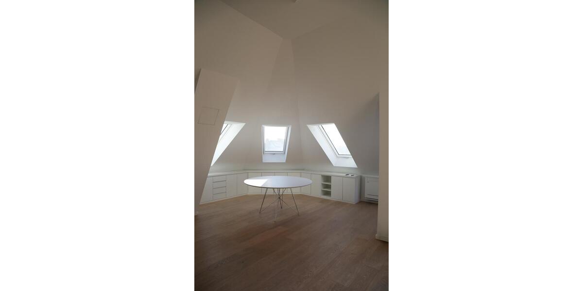 Dachgeschoßwohnung Frankfurt am Main Bornheim - 3.5 Zimmer, 125 m&sup2;, 3.450&euro; | Angebot:25307988