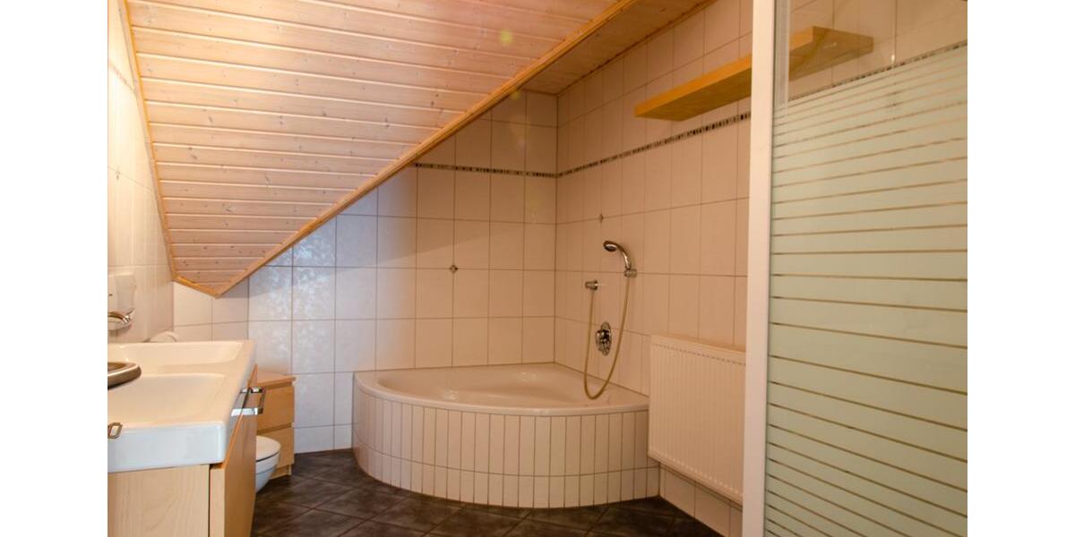 Dachgeschoßwohnung Pegnitz - 4 Zimmer, 158 m&sup2;, 1.090&euro; | Angebot:24772395