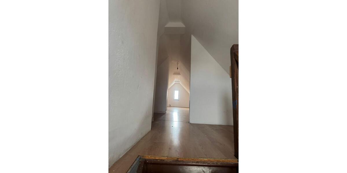 Dachgeschoßwohnung Schwäbisch Hall - 5 Zimmer, 110 m&sup2;, 750&euro; | Angebot:24604042