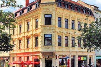 Charmante 2-Raum-Dachgeschosswohnung mit sonniger Dachterrasse – direkt am Merseburger Markt! 2 zimmer