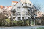 Luxuriöse neuwertige und möblierte Wohnung mit riesigem Garten 3 zimmer