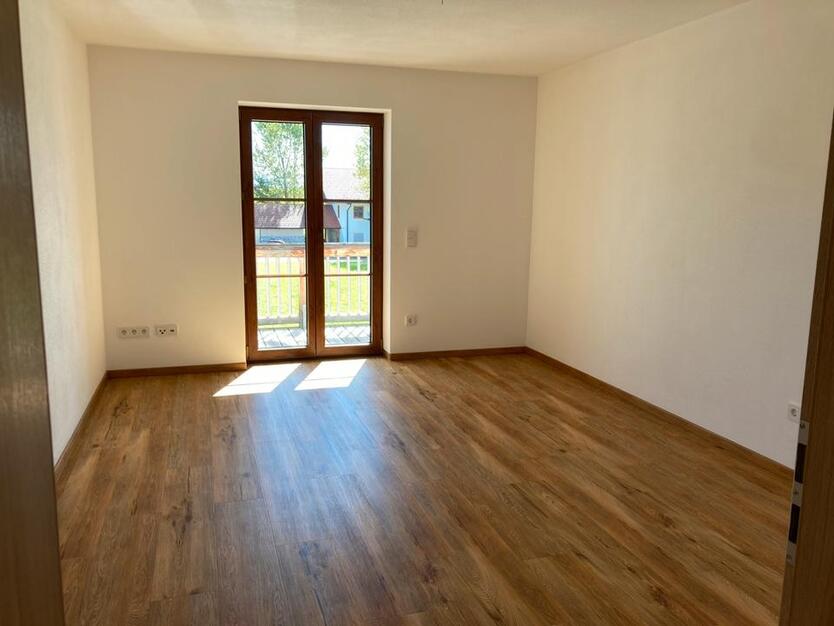 Hochwertige 100 m2 OG-Wohnung in Dietramszell *gewerbegeeignet*