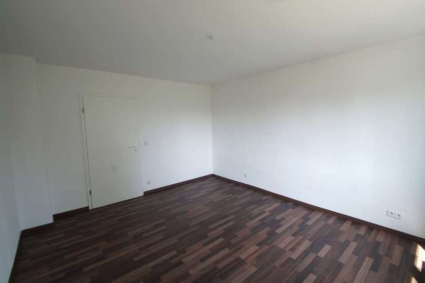 Sanierte 3-Raumwohnung mit Einbauküche in Thräna 3 zimmer
