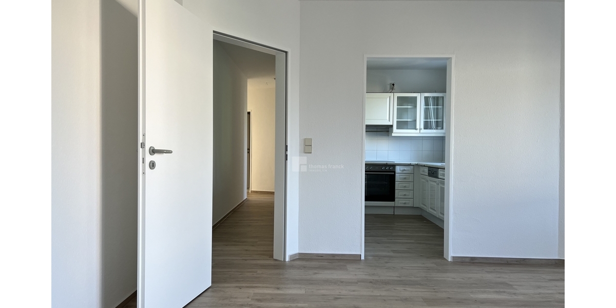 Schelfstadt am Pfaffenteich: 3-Zimmer-Wohnung mit Balkon, Fahrstuhl und Tiefgaragenstellplatz - Etagenwohnung Schwerin Schelfstadt | Angebot:26478776