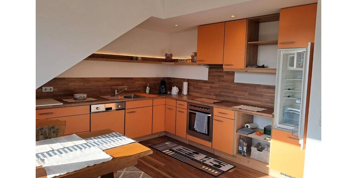 Dachgeschoßwohnung Duisburg Hamborn - 2 Zimmer, 82 m&sup2;, 758&euro; | Angebot:26562111