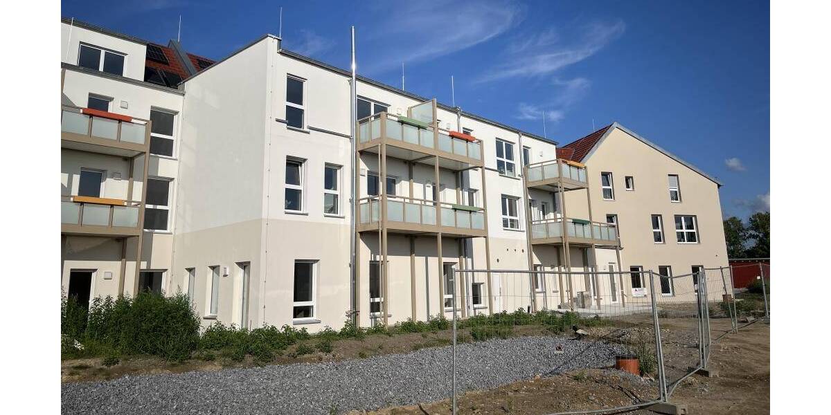 Etagenwohnung Arnsdorf - 2 Zimmer, 72 m&sup2;, 730&euro; | Angebot:25709062