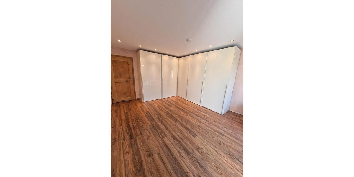 Erdgeschoßwohnung Mönchengladbach Nord - 4 Zimmer, 124 m&sup2;, 1.200&euro; | Angebot:26312960