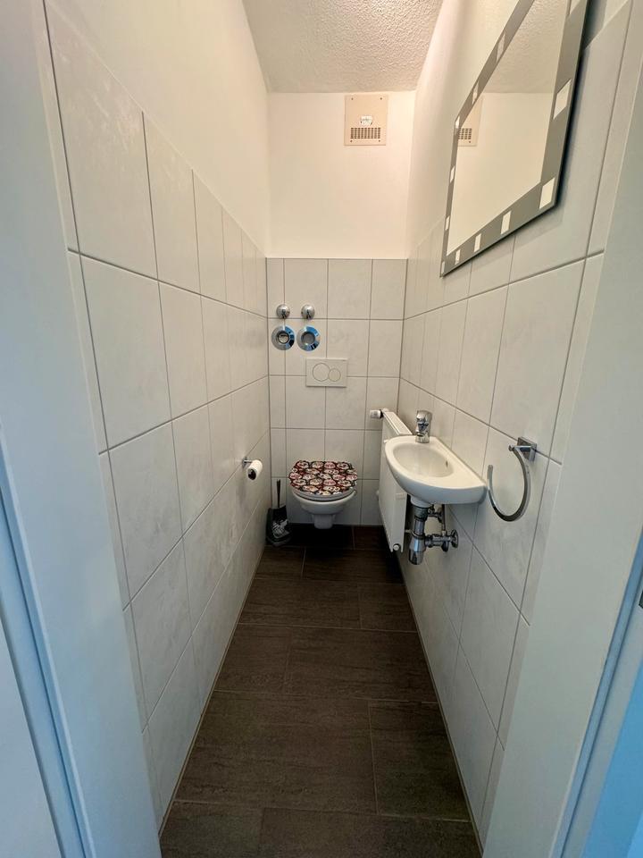 2 Zimmer Wohnung (Balkon, TG), hell, großzügig, Toplage zimmer