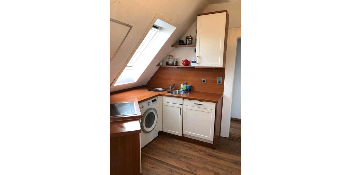 Dachgeschoßwohnung Weiden in der Oberpfalz - 5 Zimmer, 130 m&sup2;, 1.200&euro; | Angebot:24741172