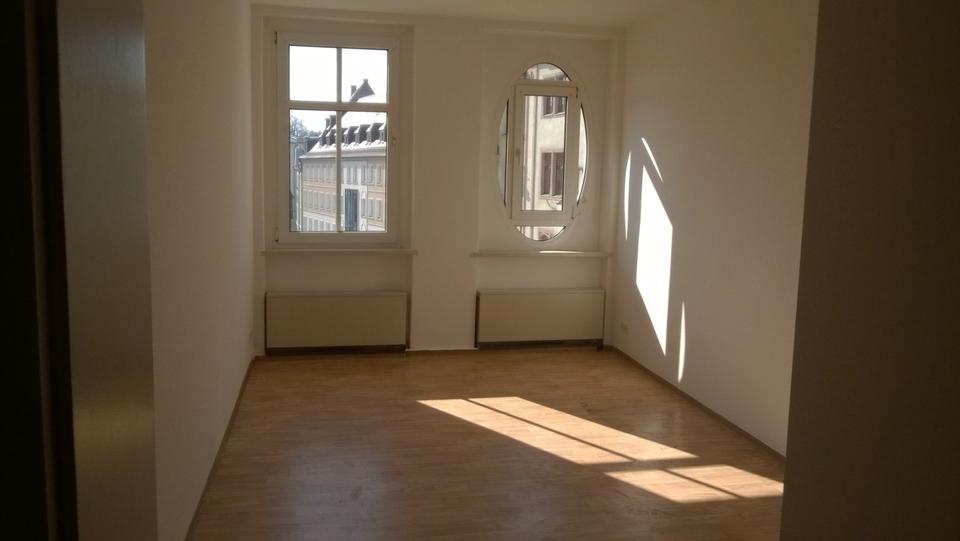 Etagenwohnung Mittweida - 3 Zimmer, 70 m&sup2;, 350&euro; | Angebot:25930648