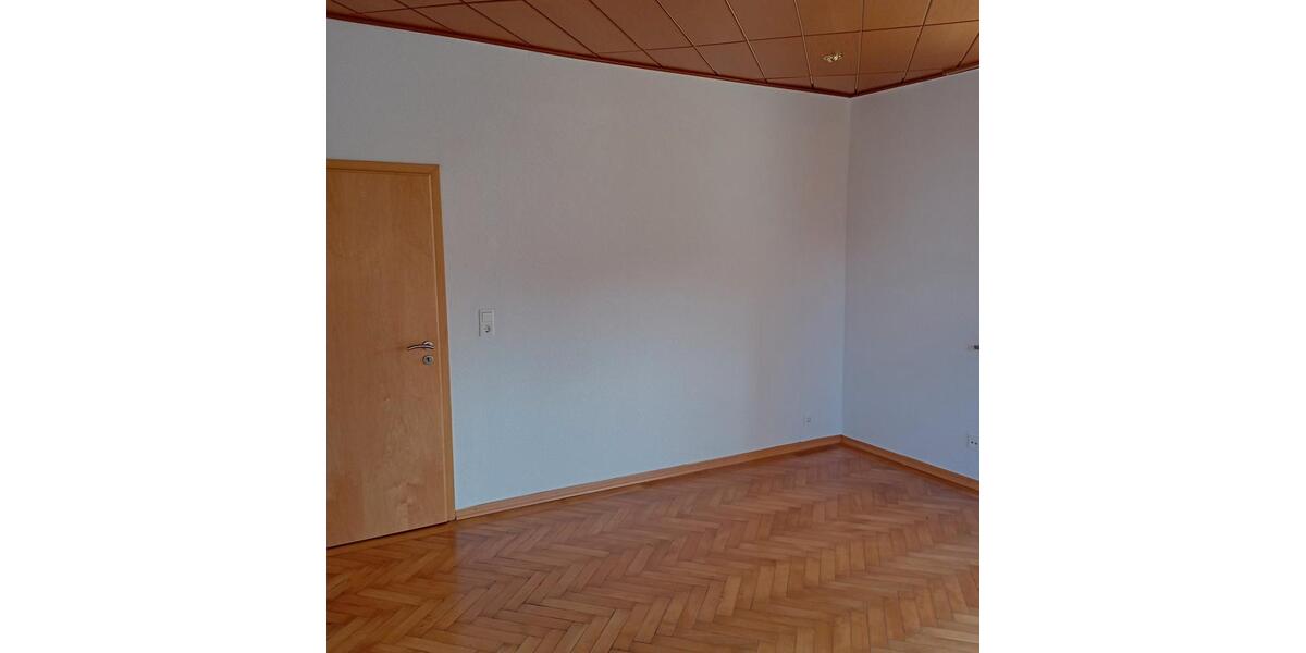 Etagenwohnung Mannheim Neckarstadt-Ost - 3 Zimmer, 130 m&sup2;, 1.300&euro; | Angebot:26438248