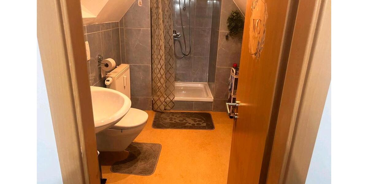 Dachgeschoßwohnung Nufringen - 49 Zimmer, 50 m&sup2;, 1.100&euro; | Angebot:24633377