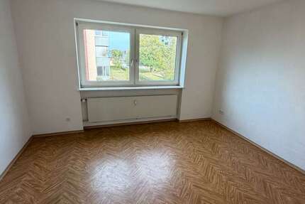 Wohnung Neutraubling - 3 Zimmer, 77 m&sup2;, 666&euro; | Angebot:27508784