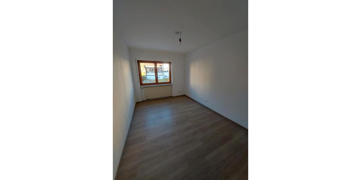 Erdgeschoßwohnung Hohberg - 4 Zimmer, 113 m&sup2;, 1.150&euro; | Angebot:24398233