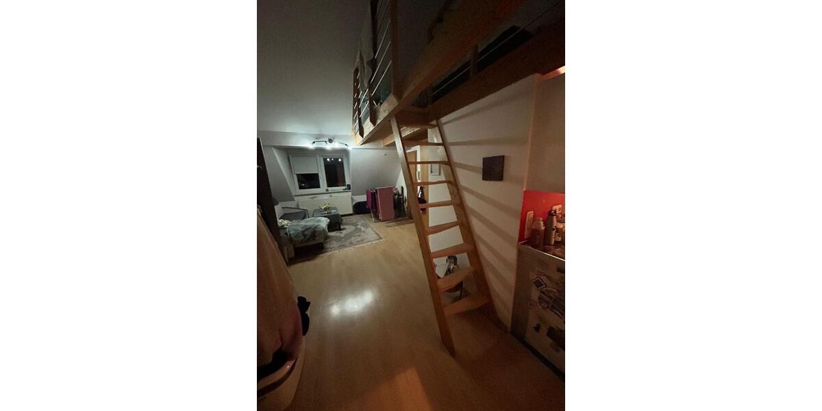 Gemütliche Dachgeschosswohnung für ruhigen Bewohner*in in Bremen 1 zimmer