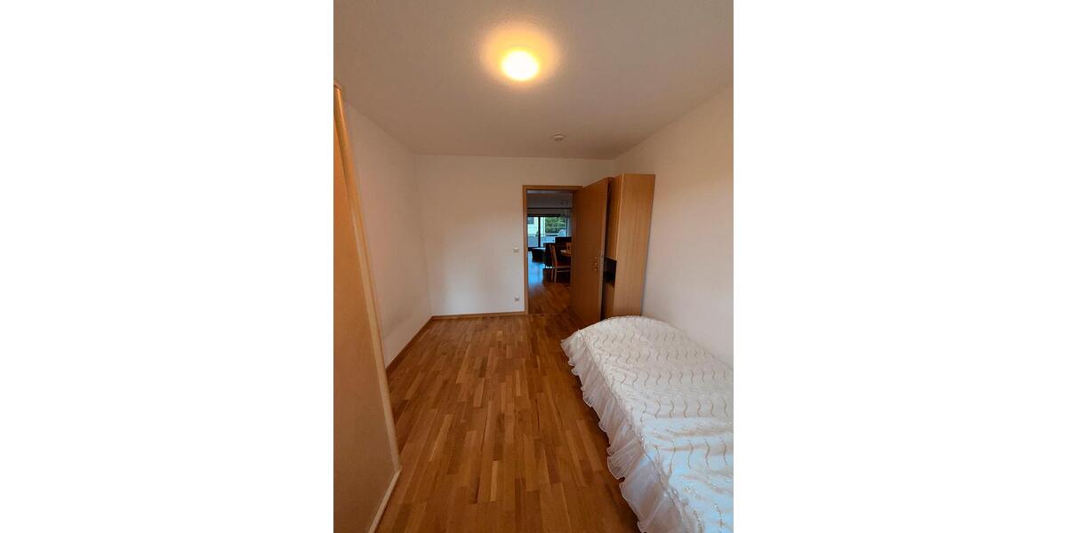 Etagenwohnung Kornwestheim - 4 Zimmer, 120 m&sup2;, 1.700&euro; | Angebot:26615319