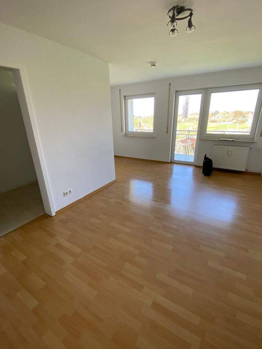 Freundliche, helle 1-Zimmer-Wohnung mit Aussicht 1 zimmer