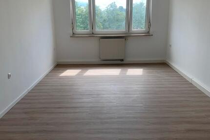 Wohnung Oschatz - 3 Zimmer, 64 m&sup2;, 390&euro; | Angebot:27632121