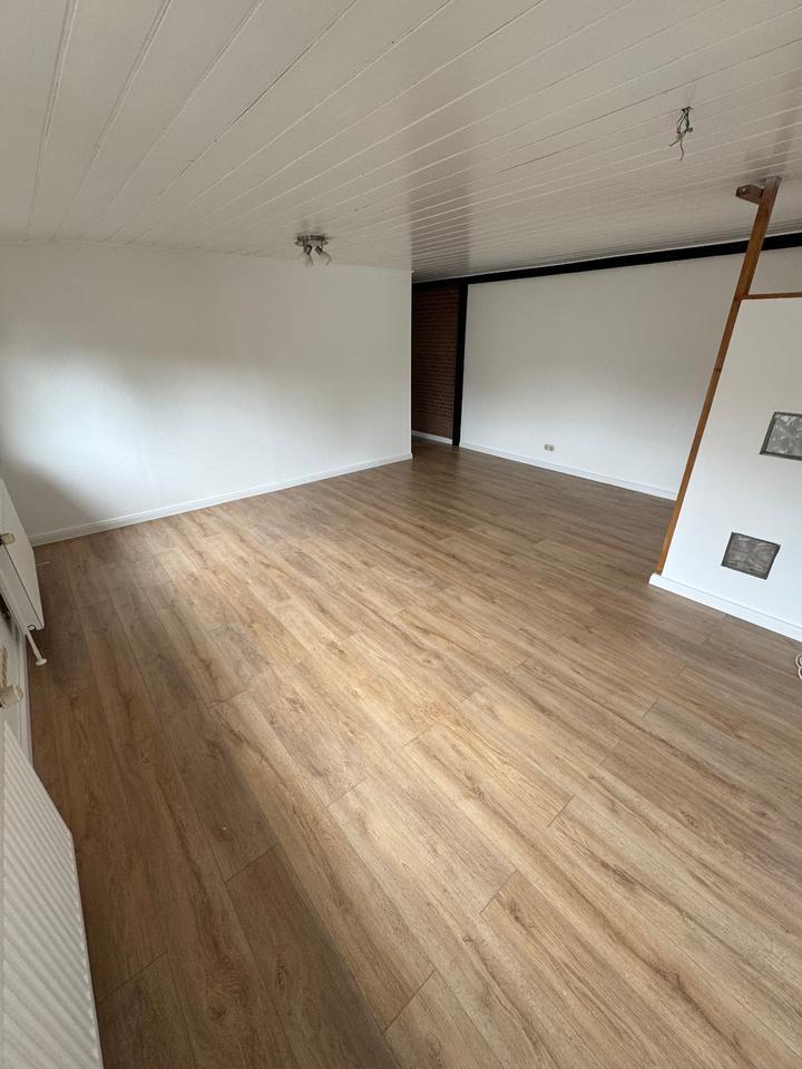 150qm 4 Zimmer Haus Schleswig 700qm Garten Garage zwei neue EBK