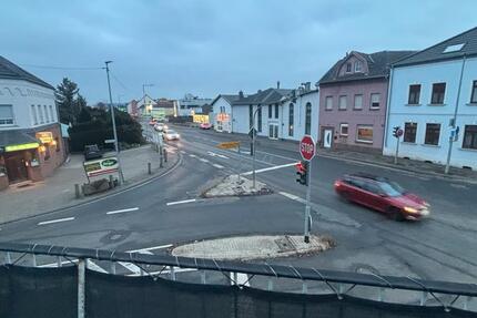 Haus Bornheim - 3 Zimmer, 100 m&sup2;, 1.500&euro; | Angebot:24842314