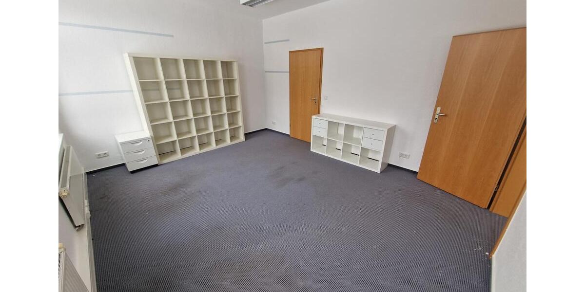 3 zusammenhängende, abschließbare Büroräume – flexibel & sicher zimmer