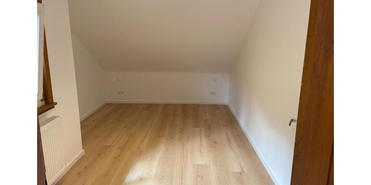 Dachgeschoßwohnung Schönau - 3 Zimmer, 84 m&sup2;, 950&euro; | Angebot:24444718