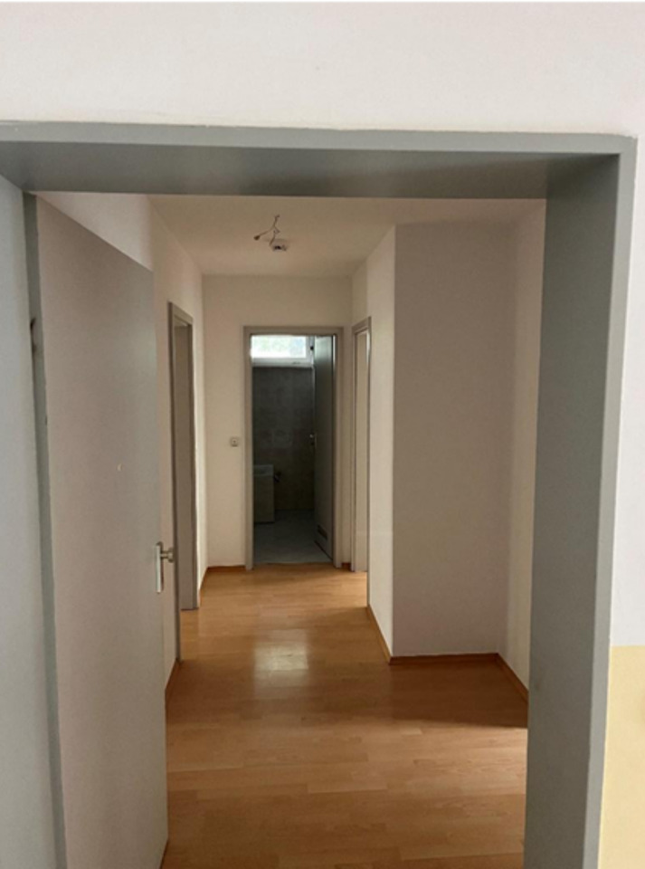 60 m²-Wohnung in Gotha-Zentrum: 1 OG, Balkon, Stellplatz