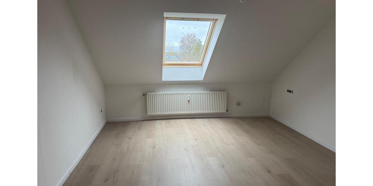 Dachgeschoßwohnung Eschwege - 2 Zimmer, 65 m&sup2;, 495&euro; | Angebot:25764395