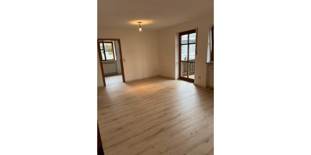 Erdgeschoßwohnung Deggendorf - 3 Zimmer, 67 m&sup2;, 800&euro; | Angebot:25171650