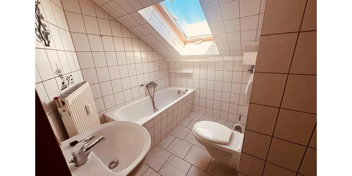 Dachgeschoßwohnung Wurzbach - 3 Zimmer, 63 m&sup2;, 380&euro; | Angebot:26544352