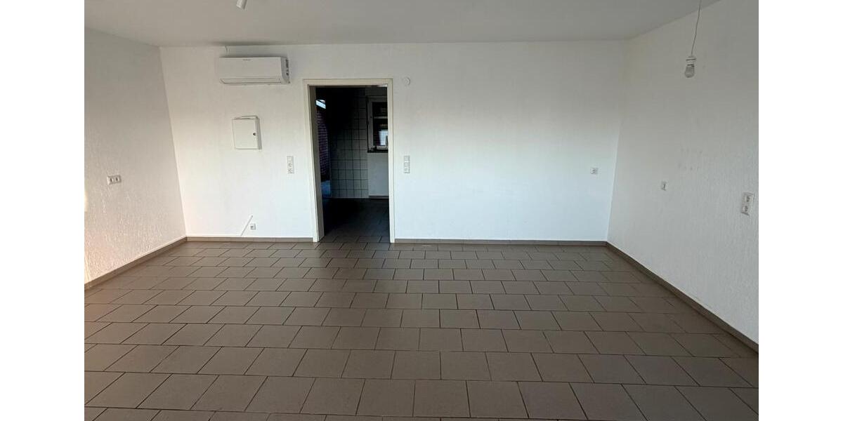 Etagenwohnung Euskirchen Dom-Esch - 2 Zimmer, 92 m&sup2;, 860&euro; | Angebot:26680687